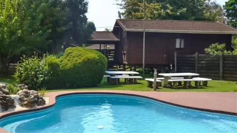 Log Cabin & Settlers Village