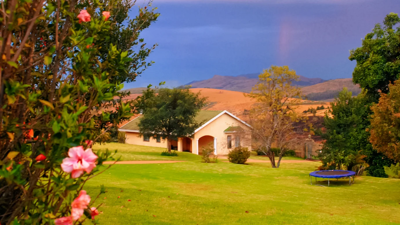 Thaba Tsweni Lodge & Safaris